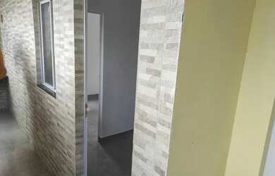 Imagem: A casa possui 1 Dormitório, 1 Banheiro, 33m² de Área e está