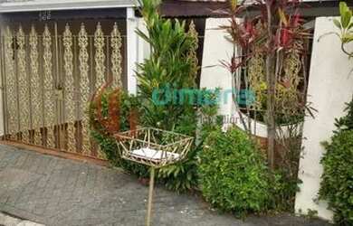 Imagem: A casa possui 4 Dormitórios, 3 Banheiros, 2 Vagas na garagem