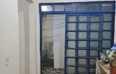 Imagem: A kitnet possui 1 Dormitório, 1 Banheiro, 1 Vaga na garagem