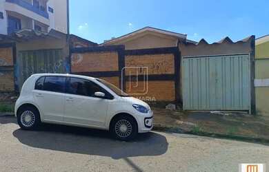 Imagem: O depósito possui 1 Vaga na garagem, 80m² de Área e está