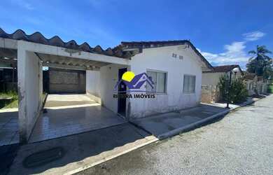 Imagem: A casa possui 2 Dormitórios, 1 Banheiro, 1 Vaga na garagem