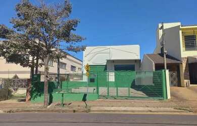 Imagem: O depósito possui 5 Vagas na garagem, 408m² de Área e está