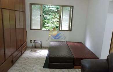 Imagem: A kitnet possui 1 Dormitório, 1 Banheiro, 1 Vaga na garagem