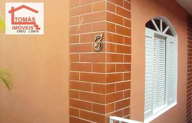 Imagem: A casa possui 3 Dormitórios, 1 Banheiro, 1 Vaga na garagem