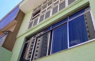 Imagem: O depósito possui 5 Vagas na garagem, 235m² de Área e está