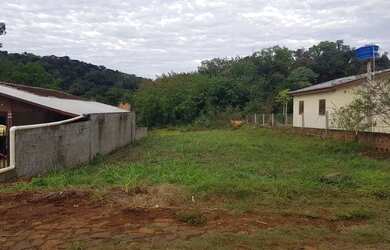 Imagem: O terreno possui 348m² de Área e está localizado em Capanema