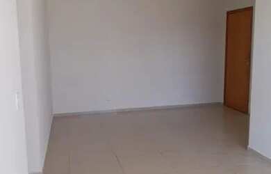 Imagem: O apartamento possui 3 Dormitórios, 1 Banheiro, 1 Vaga na garagem