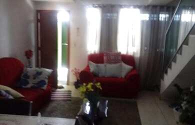 Imagem: A casa possui 3 Dormitórios, 2 Banheiros, 1 Vaga na garagem