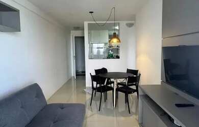 Imagem: O apartamento possui 1 Dormitório, 1 Banheiro, 1 Vaga na garagem