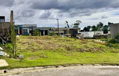 Imagem: O terreno possui 282m² de Área e está localizado em Ponta