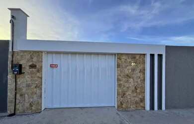 Imagem: A casa possui 2 Dormitórios, 2 Banheiros, 1 Vaga na garagem