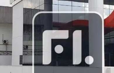 Imagem: O depósito possui 5 Vagas na garagem e 414m² de Área e está