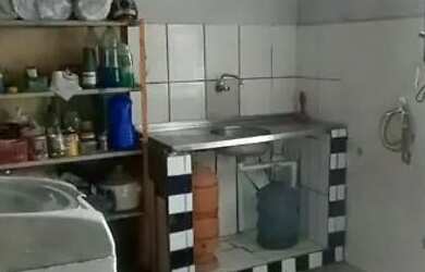 Imagem 8: Vendo ou troco essa casa por outra casa valor para venda 50,000 para negociar