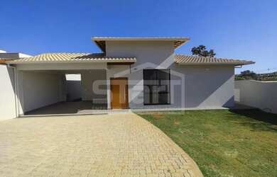 Imagem: A casa em condomínio possui 4 Dormitórios, 2 Banheiros, 4