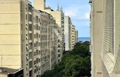 Imagem: O apartamento possui 1 Dormitório, 1 Banheiro, 40m² de Área