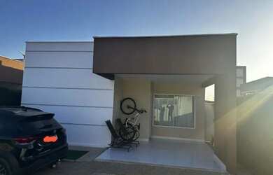 Imagem: A casa em condomínio possui 3 Dormitórios, 2 Banheiros, 2