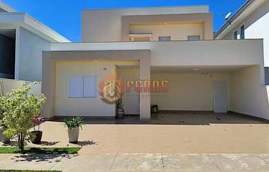 Imagem: Sobrado à Venda com 4 Dormitórios no Condomínio Residencial