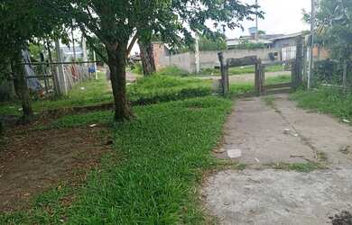 Imagem: A casa possui 2 Dormitórios e 1 Banheiro e está localizado