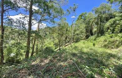 Imagem: O terreno possui 3770m² de Área e está localizado em Santo