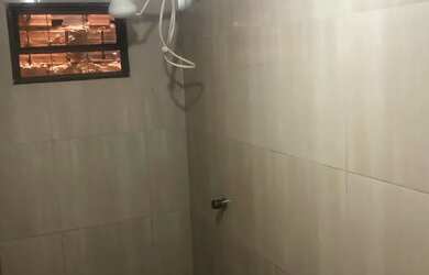 Imagem 10: Vende-se imóvel. 1 lote com 2 casas, uma maior na frente e uma menor...