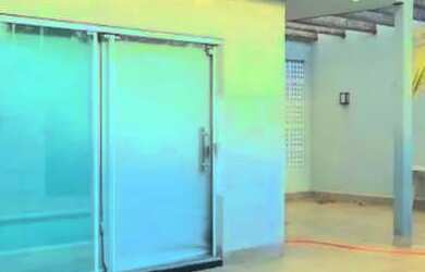 Imagem: A casa possui 3 Dormitórios, 2 Banheiros, 4 Vagas na garagem