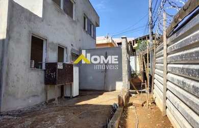 Imagem: A casa possui 2 Dormitórios, 2 Banheiros, 1 Vaga na garagem