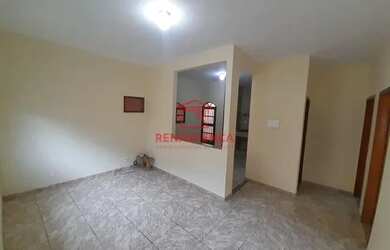 Imagem: A casa possui 2 Dormitórios, 1 Banheiro, 2 Vagas na garagem