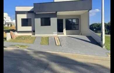 Imagem: A casa em condomínio possui 3 Dormitórios, 3 Banheiros, 3