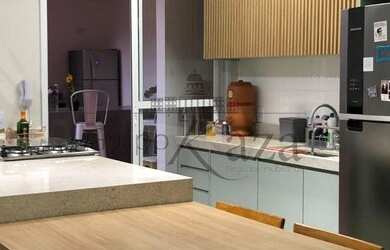 Imagem: A casa em condomínio possui 3 Dormitórios, 3 Banheiros, 2