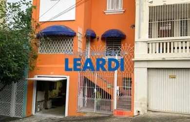 Imagem: A casa possui 3 Dormitórios, 4 Banheiros, 2 Vagas na garagem