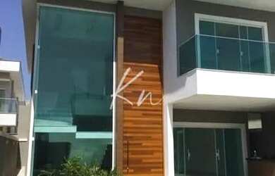 Imagem: A casa possui 4 Dormitórios, 5 Banheiros, 2 Vagas na garagem