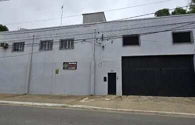 Imagem: O depósito possui 5 Vagas na garagem e 1100m² de Área e está