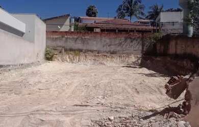 Imagem: A casa em condomínio possui 4 Dormitórios, 5 Banheiros, 4