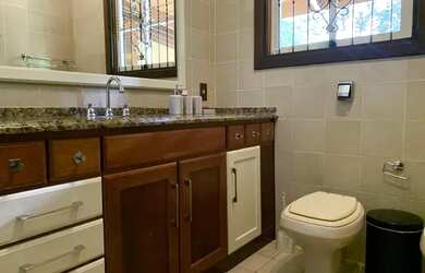 Imagem 12: CASA EM FRENTE AO LAGO NEGRO