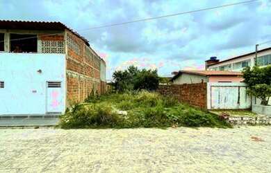 Imagem: O terreno possui 200m² de Área e está localizado em João