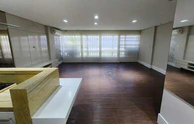 Imagem: O studio possui 2 Dormitórios, 3 Banheiros, 1 Vaga na garagem