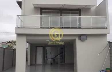 Imagem: A casa em condomínio possui 4 Dormitórios, 5 Banheiros, 2