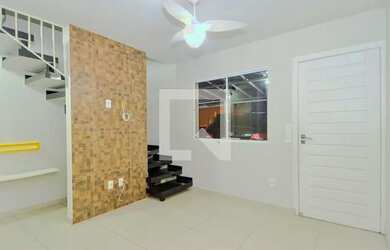 Imagem: A casa em condomínio possui 2 Dormitórios, 2 Banheiros, 2