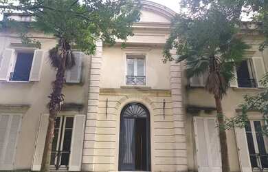 Imagem: A casa possui 5 Dormitórios, 5 Banheiros, 5 Vagas na garagem