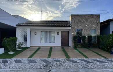 Imagem: A casa em condomínio possui 4 Dormitórios, 5 Banheiros, 3