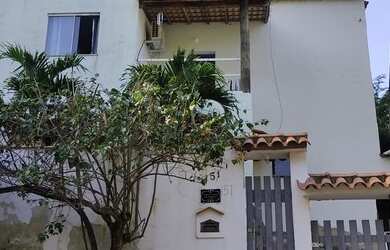 Imagem: A casa possui 3 Dormitórios, 1 Banheiro, 1 Vaga na garagem