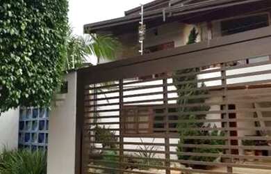 Imagem: A casa possui 4 Dormitórios, 4 Banheiros, 250m² de Área e