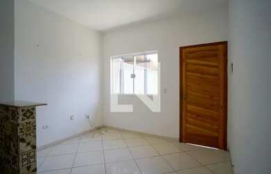 Imagem: A casa possui 2 Dormitórios, 1 Banheiro, 1 Vaga na garagem