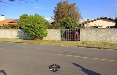 Imagem: O terreno possui 762m² de Área e está localizado em Estação