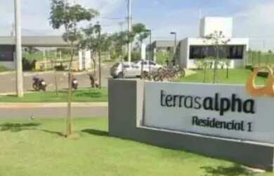 Imagem: O terreno possui 360m² de Área e está localizado em Terras