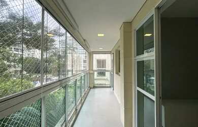 Imagem: O apartamento possui 2 Dormitórios, 3 Banheiros, 2 Vagas na