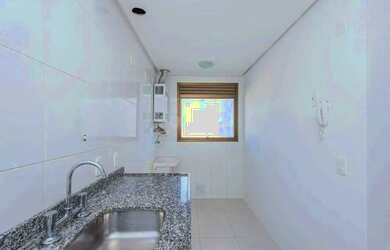 Imagem 6: Apartamento com 2 dormitórios, sendo 1 suíte, no bairro Passo d`Areia