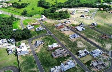 Imagem: O terreno possui 553m² de Área e está localizado em Loteamento