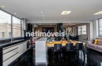 Imagem: O apartamento na cobertura possui 4 Dormitórios, 5 Banheiros