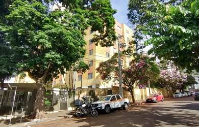 Imagem: O apartamento possui 3 Dormitórios, 1 Banheiro, 1 Vaga na garagem